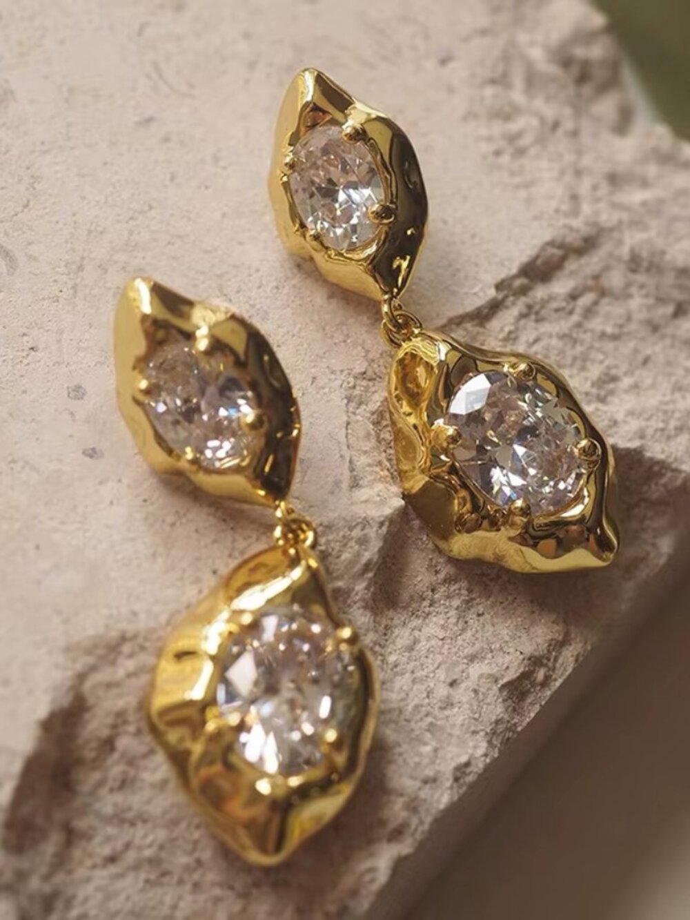 Anthro Avant Garde 1 Pair 3D Raw Hollow Gold Glassure 2-leaves Earrings Pins